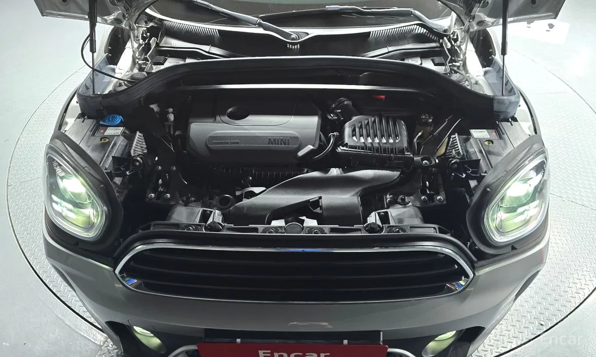 Mini Countryman 2011 Classic Plus Launch Pack