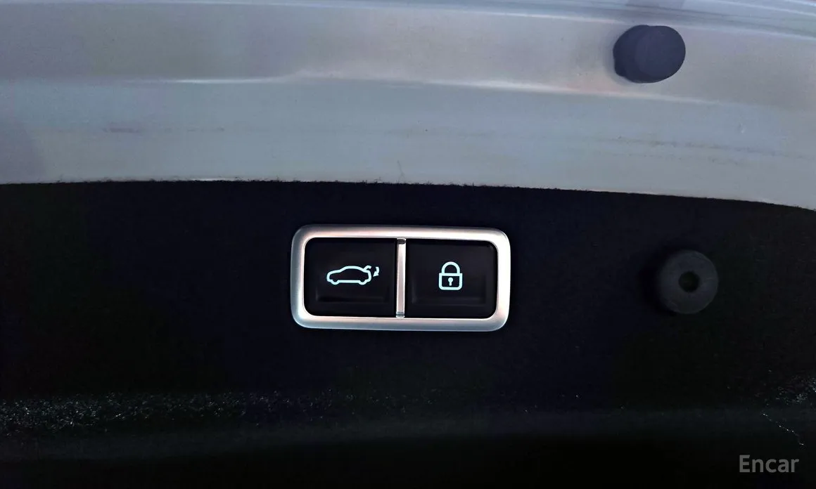 صورة 30 - Genesis G70