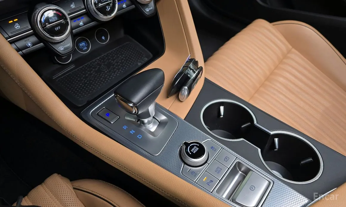 صورة 9 - Genesis G70
