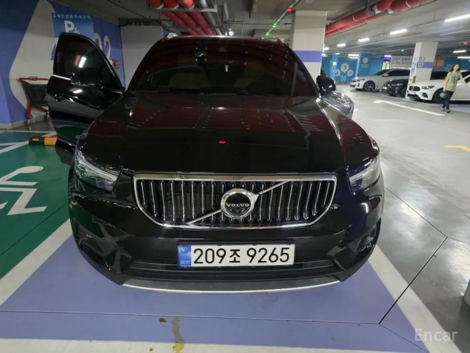 Фото 1 - Volvo XC40