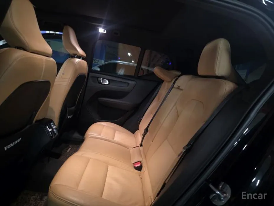 Фото 3 - Volvo XC40