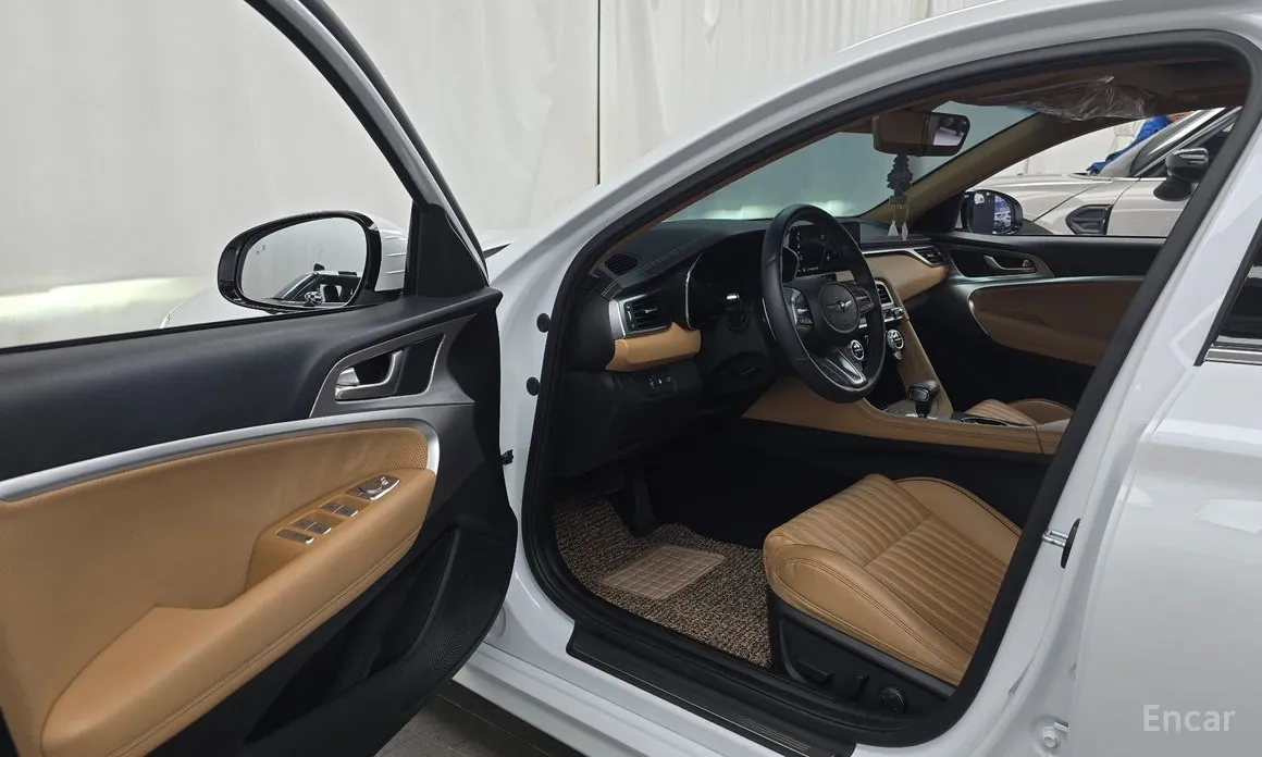 صورة 10 - Genesis G70