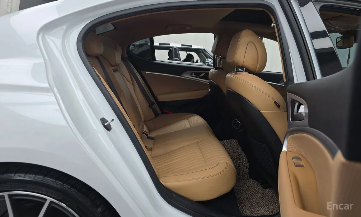 صورة 11 - Genesis G70