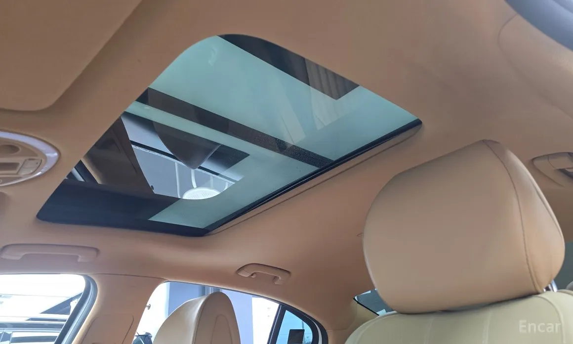 صورة 15 - Genesis G70