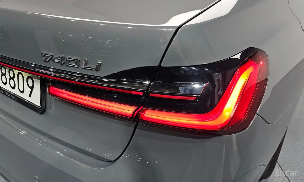 Фото 23 - BMW 7 Series