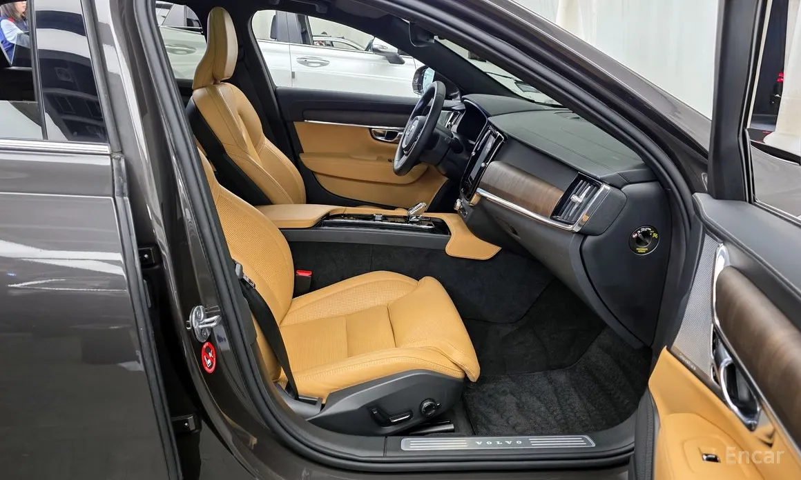 Фото 11 - Volvo S90
