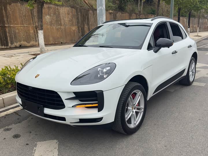 Фото 1 - Porsche Macan