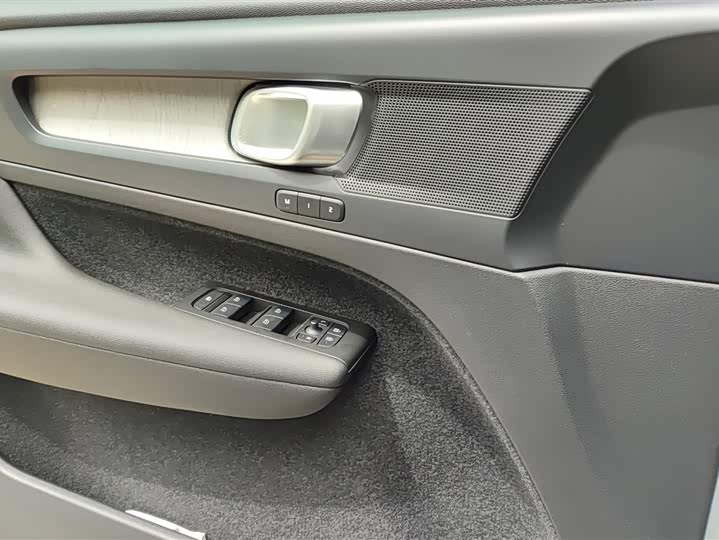 Volvo XC40 2024 2024款 B3 智远豪华版