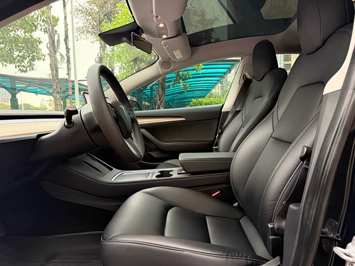 Zdjęcie 4 - Tesla Model 3