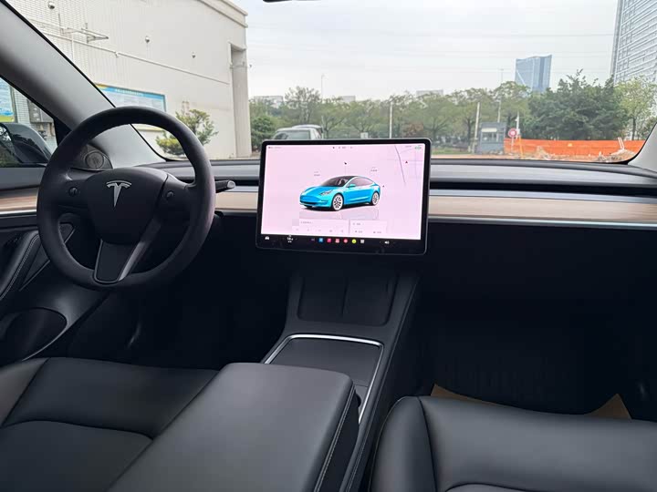 Zdjęcie 8 - Tesla Model 3