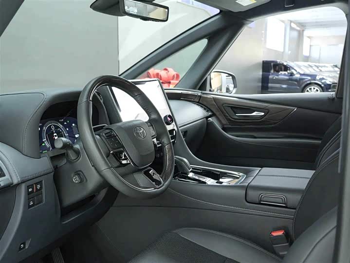 Фото 7 - Toyota Alphard