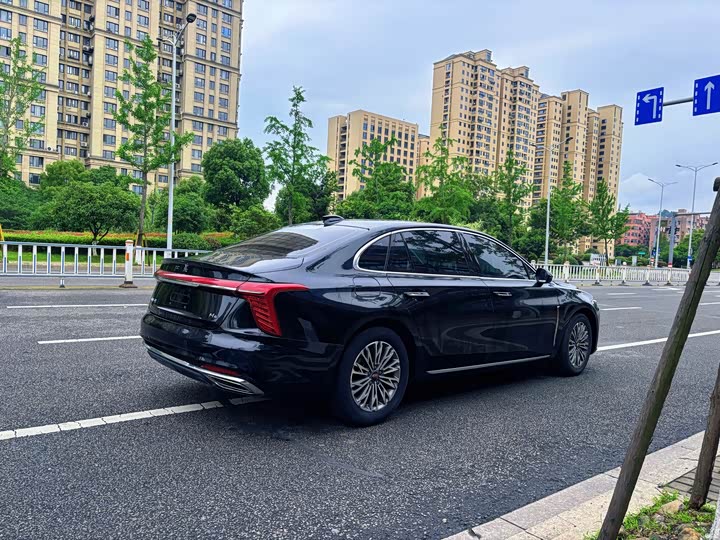 Photo 5 - Hongqi H5