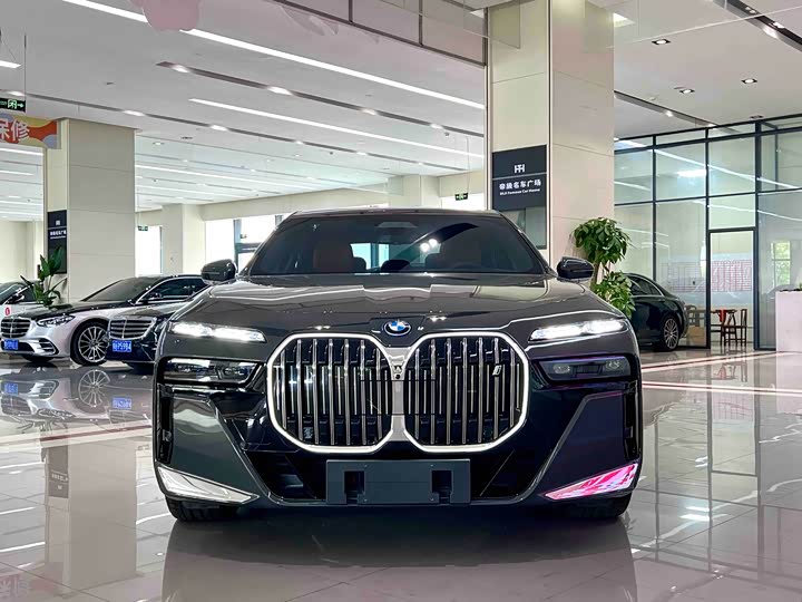BMW i7 2023 2023款 eDrive50L 尊享M运动套装