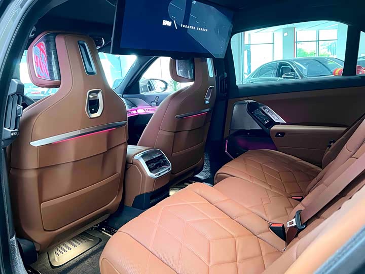 BMW i7 2023 2023款 eDrive50L 尊享M运动套装