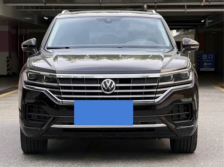 Photo 2 - Volkswagen Touareg