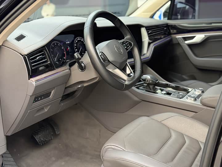 Photo 4 - Volkswagen Touareg