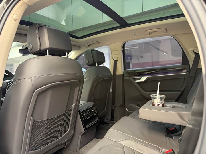 Photo 6 - Volkswagen Touareg