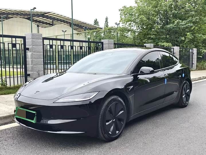 Zdjęcie 1 - Tesla Model 3