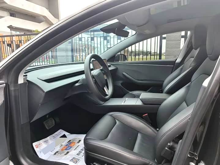 Zdjęcie 4 - Tesla Model 3