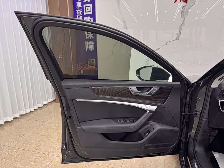 Audi A6 2022 2022款 allroad quattro 探索家 55 TFSI 尊享越野型