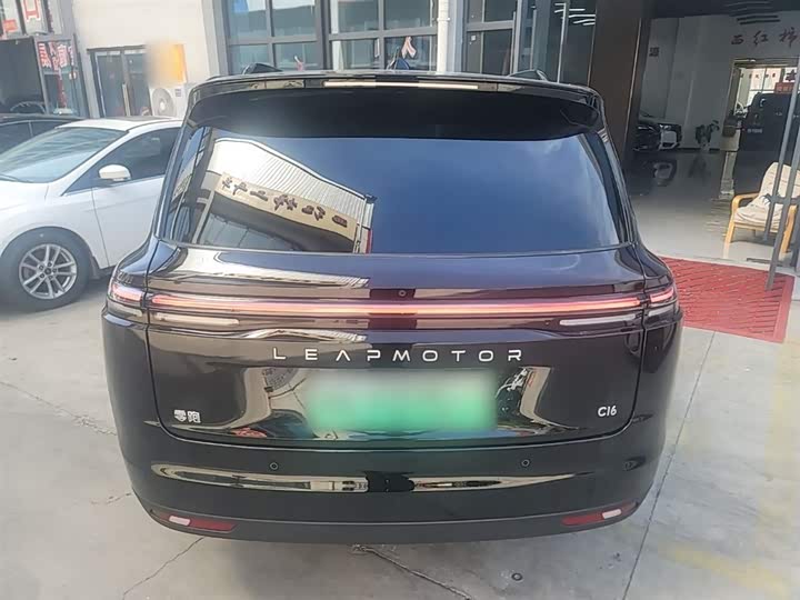 Leapmotor C16 2026 2026款 增程 280激光雷达智尊版 6座