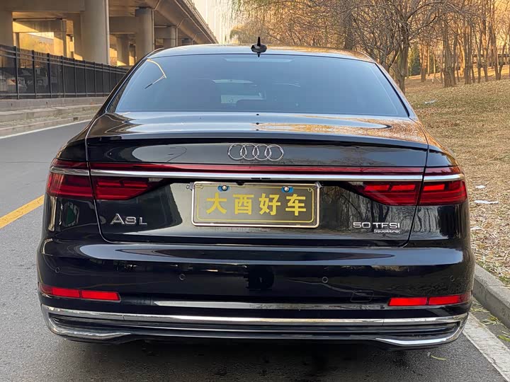 Фото 8 - Audi A8