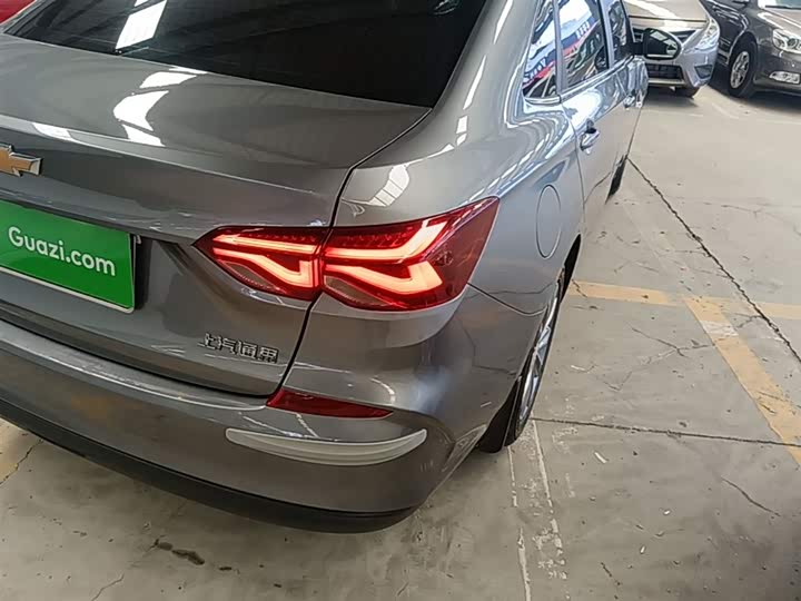 Chevrolet Monza 2022 2022款 320 自动悦享天窗版