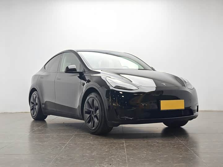 Zdjęcie 2 - Tesla Model Y