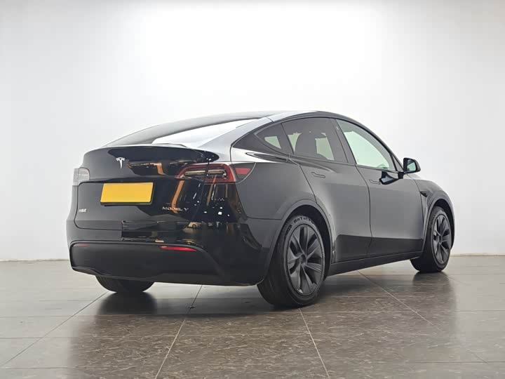 Zdjęcie 3 - Tesla Model Y