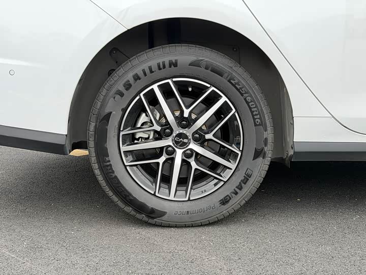 Фото 7 - BYD Seal 05 DM-i Hybrid