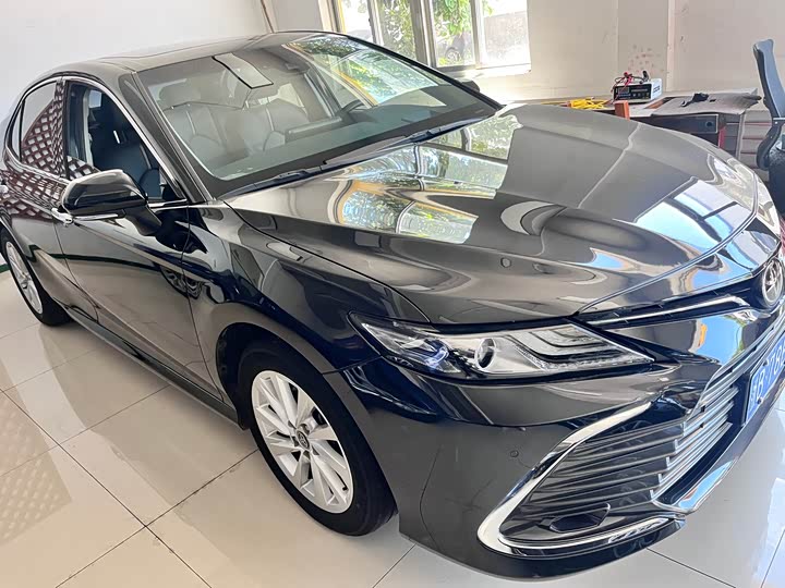 Фото 3 - Toyota Camry