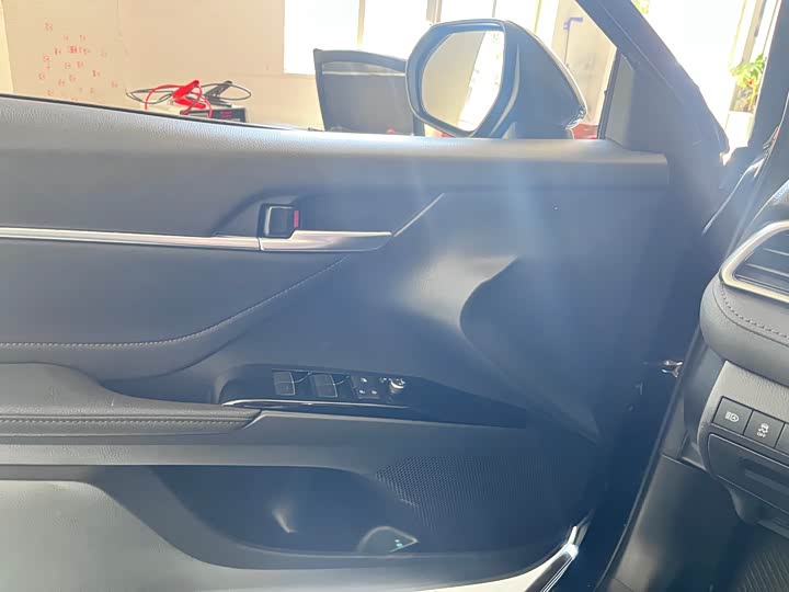 Фото 6 - Toyota Camry