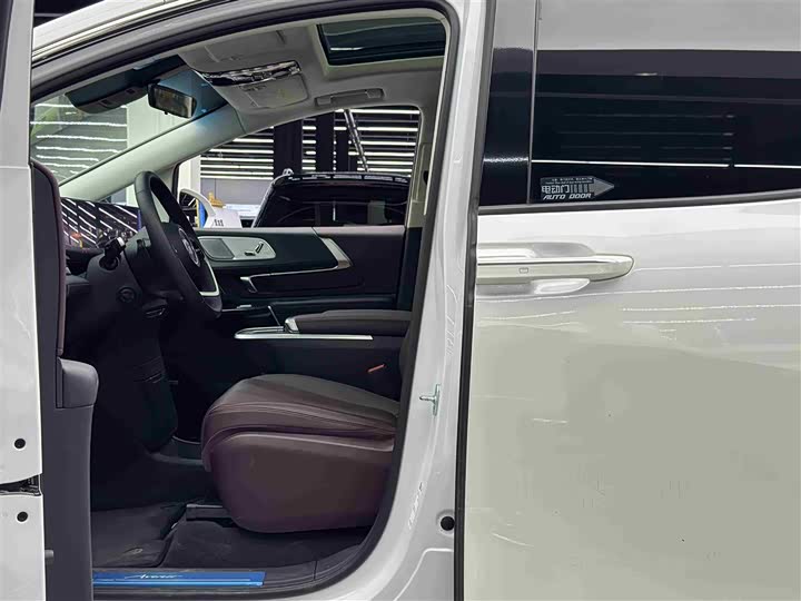 Buick GL8 Century 2025 2025款 2.0T 七座蕴世版