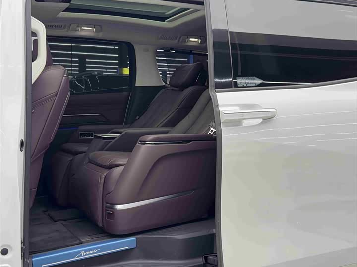 Buick GL8 Century 2025 2025款 2.0T 七座蕴世版