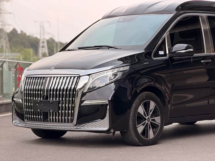 Фото 3 - Mercedes-Benz V-Class