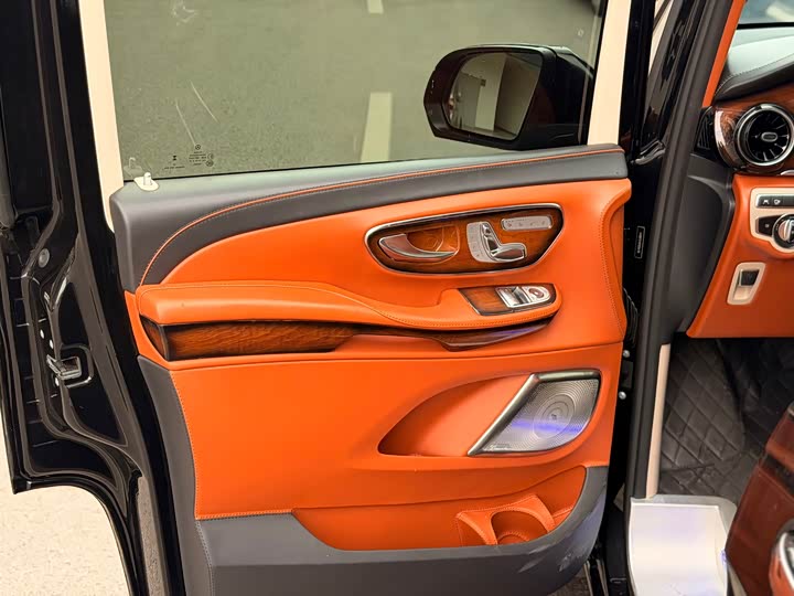 Фото 7 - Mercedes-Benz V-Class