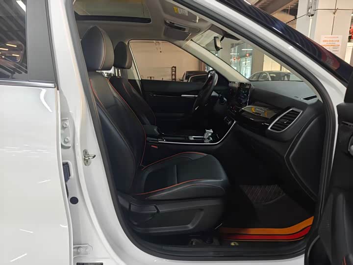 Kia Seltos 2023 2023款 1.5L CVT豪华版