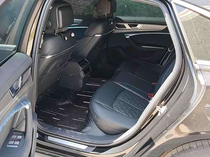 Audi A6L 2026 2026款 45 TFSI 臻选动感型