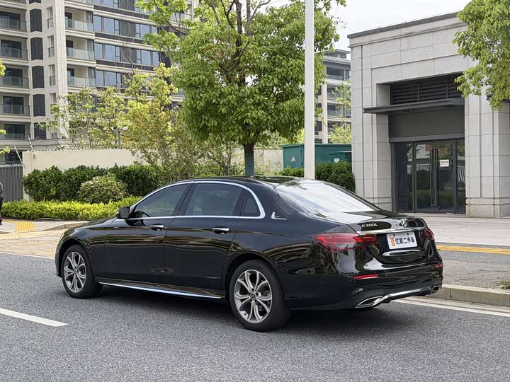 Zdjęcie 5 - Mercedes-Benz E-Class