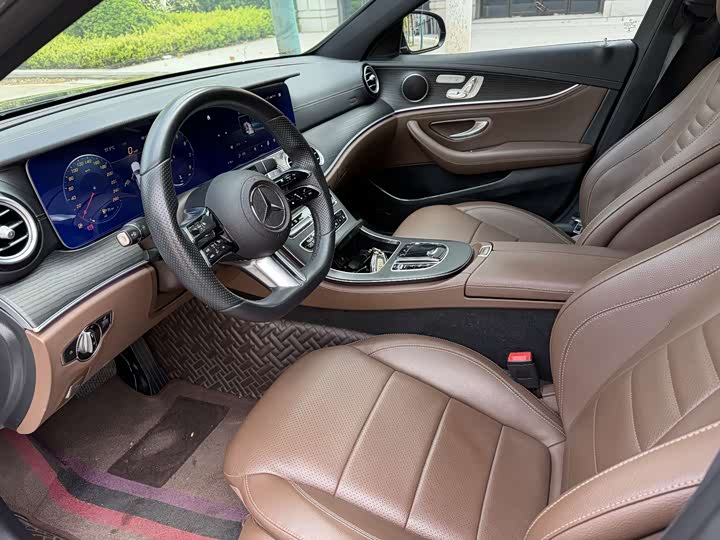 Zdjęcie 6 - Mercedes-Benz E-Class