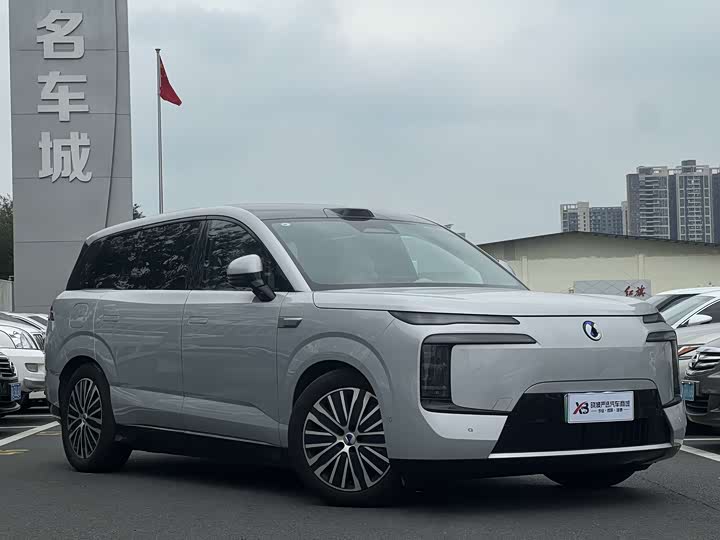2025 Denza N8L