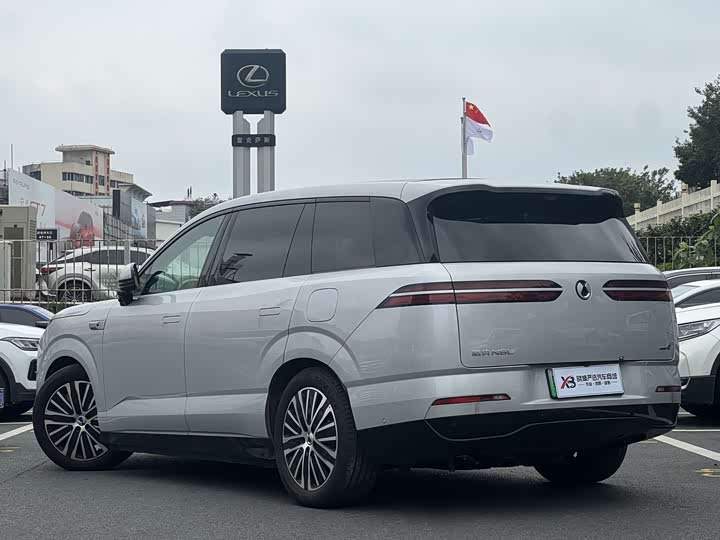 2025 Denza N8L