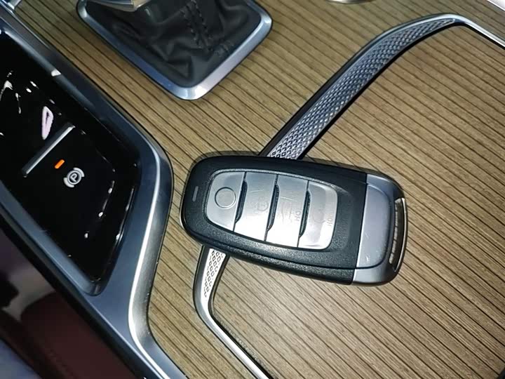 Hongqi E-HS9 2022 2022款 660km 旗畅版 六座