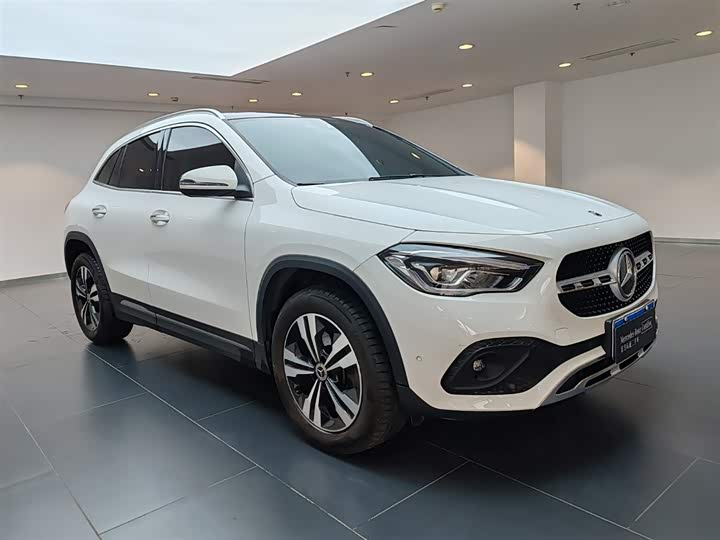 Фото 2 - Mercedes-Benz GLA-Class