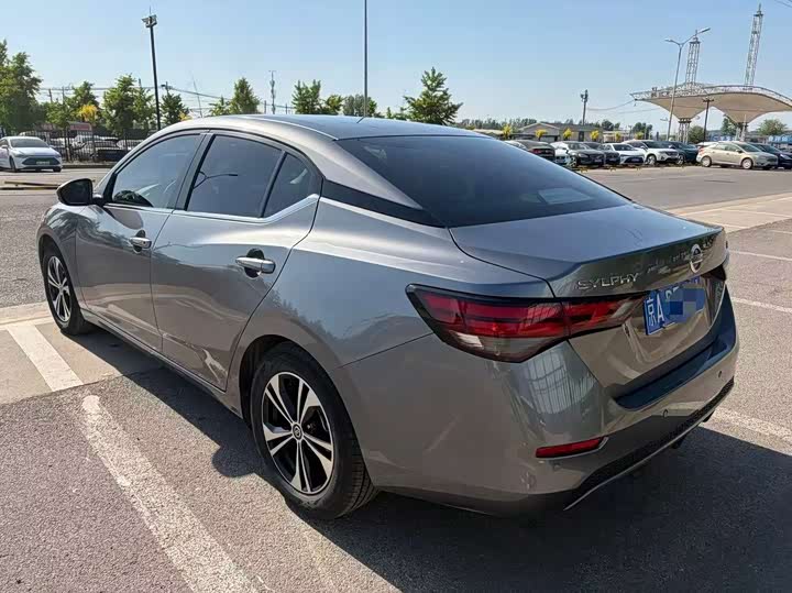 Фото 4 - Nissan Sylphy
