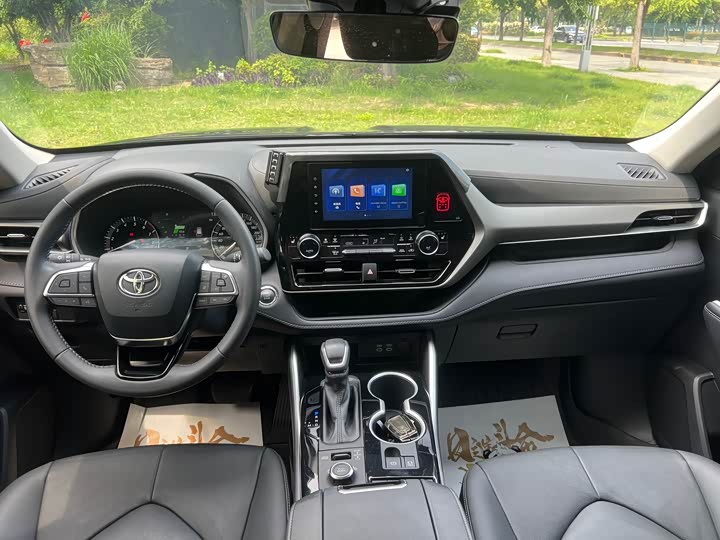 Фото 5 - Toyota Highlander