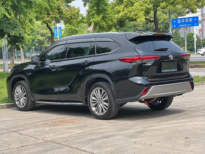 Фото 7 - Toyota Highlander