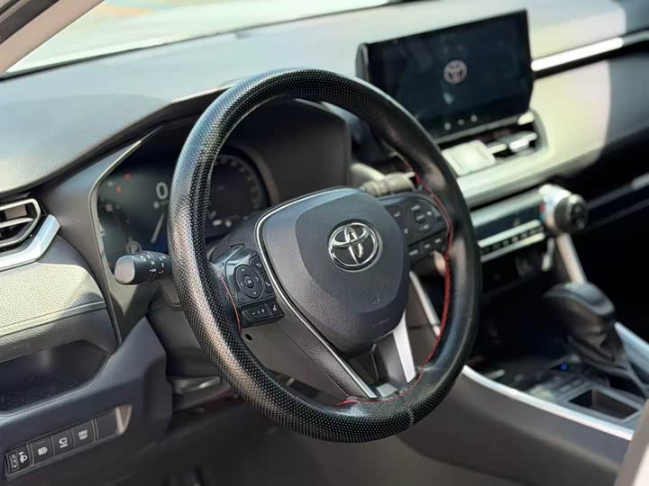صورة 5 - Toyota RAV4