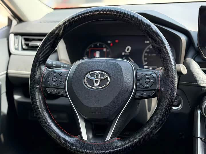 صورة 9 - Toyota RAV4