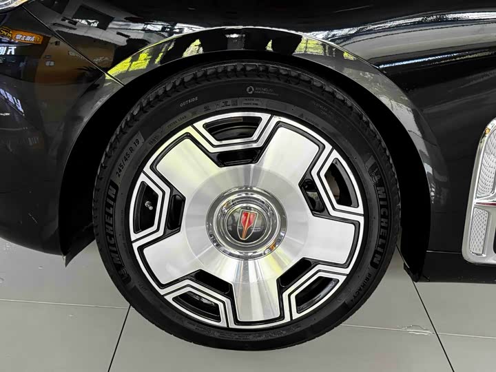 Zdjęcie 4 - Hongqi H9